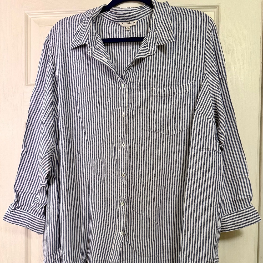 Jane and Delaney striped bi-level long sleeved shirt.